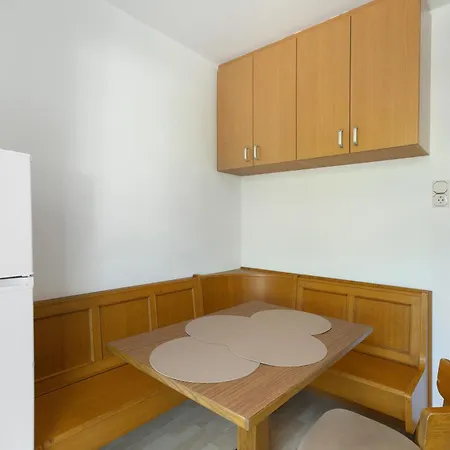 Hofer Monika Apartment Villabassa